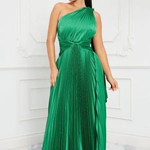 Fashion Nova Maxi Pleated Dress Green